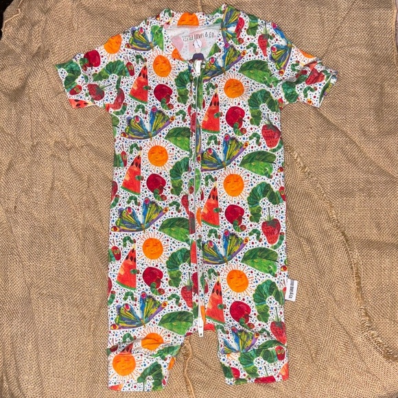 🍎 🐛 LITTLE LOVES & CO The Very Hungry Caterpillar Shortie